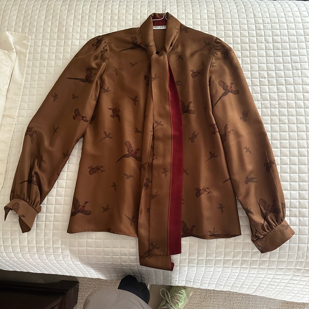 Beautiful silk Vintage Gloria Sachs blouse with tie in wine and brown